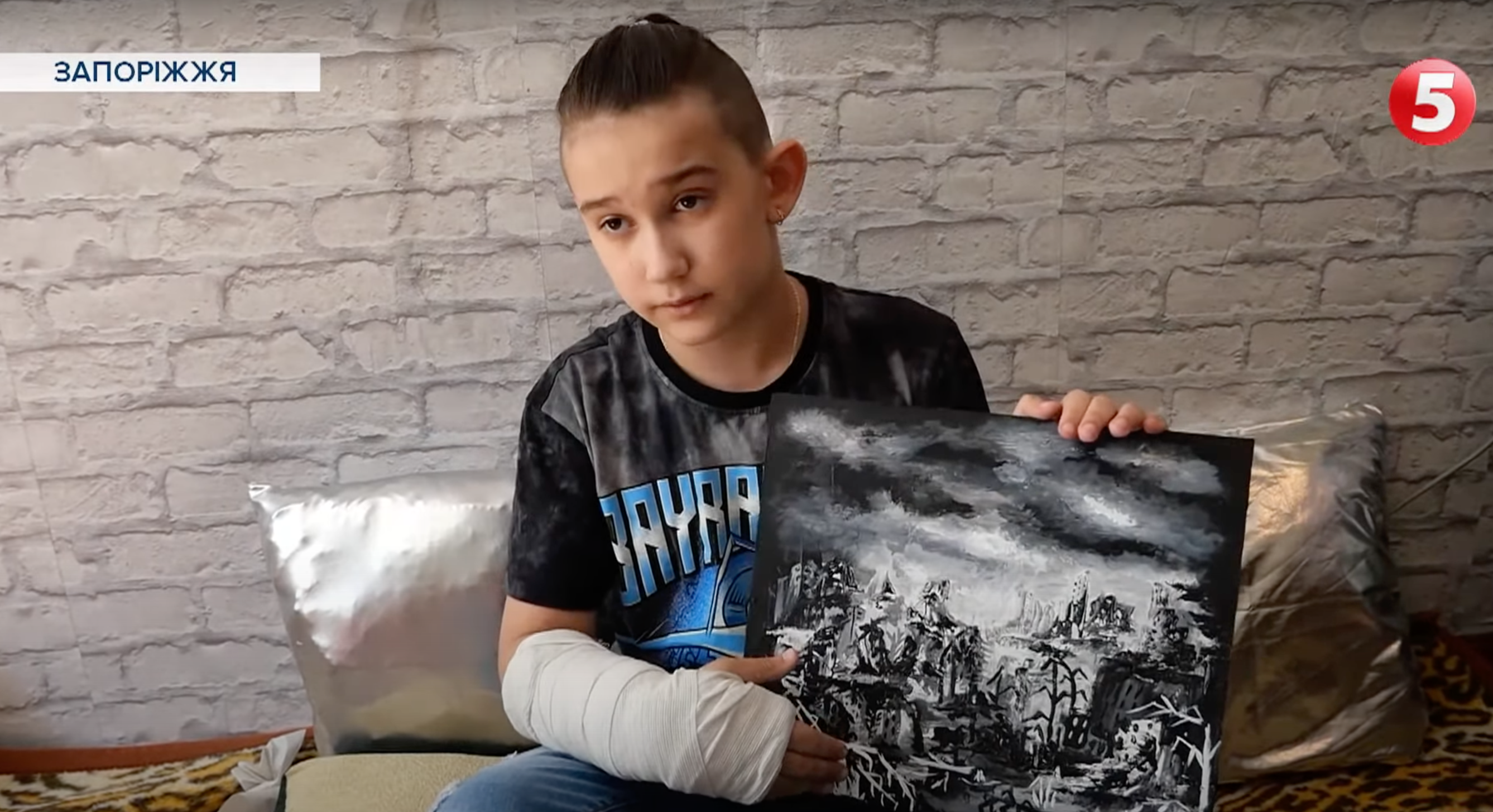 “Ще восени казав, що наближається війна”: 10-річний художник із Бердянська зібрав 20 тис. для ЗСУ